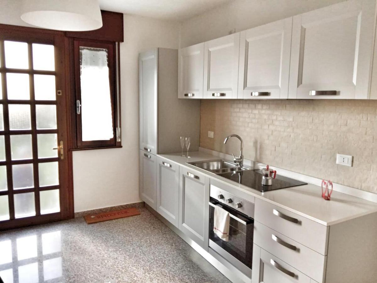 טסרה Red Tower Venice Apartment - 2 Mins From Vce Airport- Free Wifi מראה חיצוני תמונה
