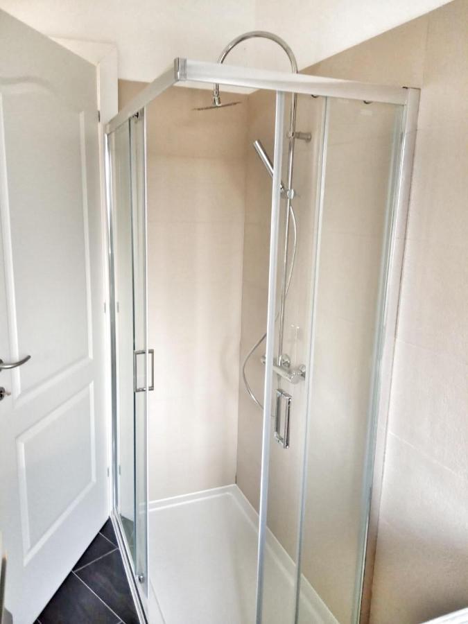 טסרה Red Tower Venice Apartment - 2 Mins From Vce Airport- Free Wifi מראה חיצוני תמונה