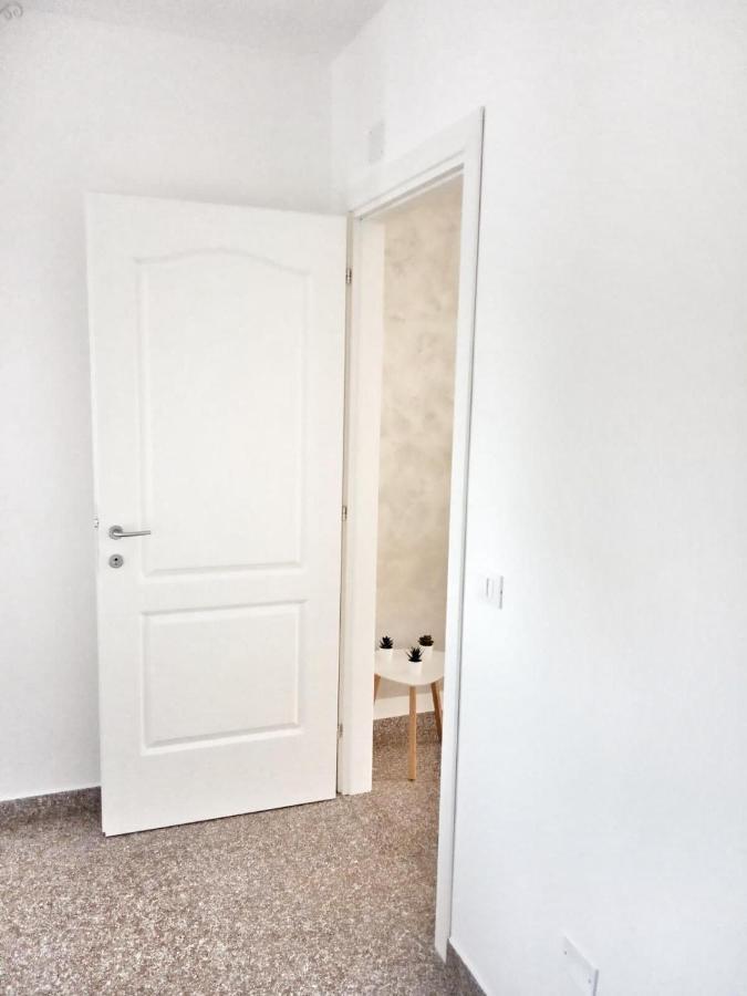 טסרה Red Tower Venice Apartment - 2 Mins From Vce Airport- Free Wifi מראה חיצוני תמונה