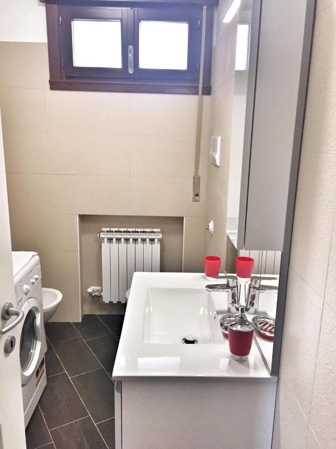 טסרה Red Tower Venice Apartment - 2 Mins From Vce Airport- Free Wifi מראה חיצוני תמונה