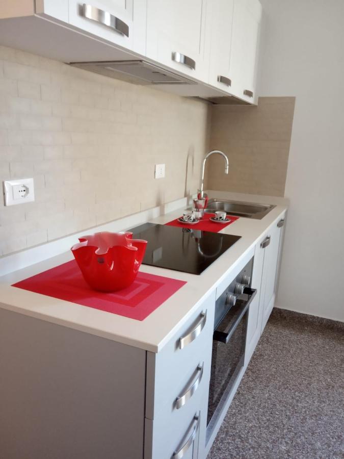 טסרה Red Tower Venice Apartment - 2 Mins From Vce Airport- Free Wifi מראה חיצוני תמונה
