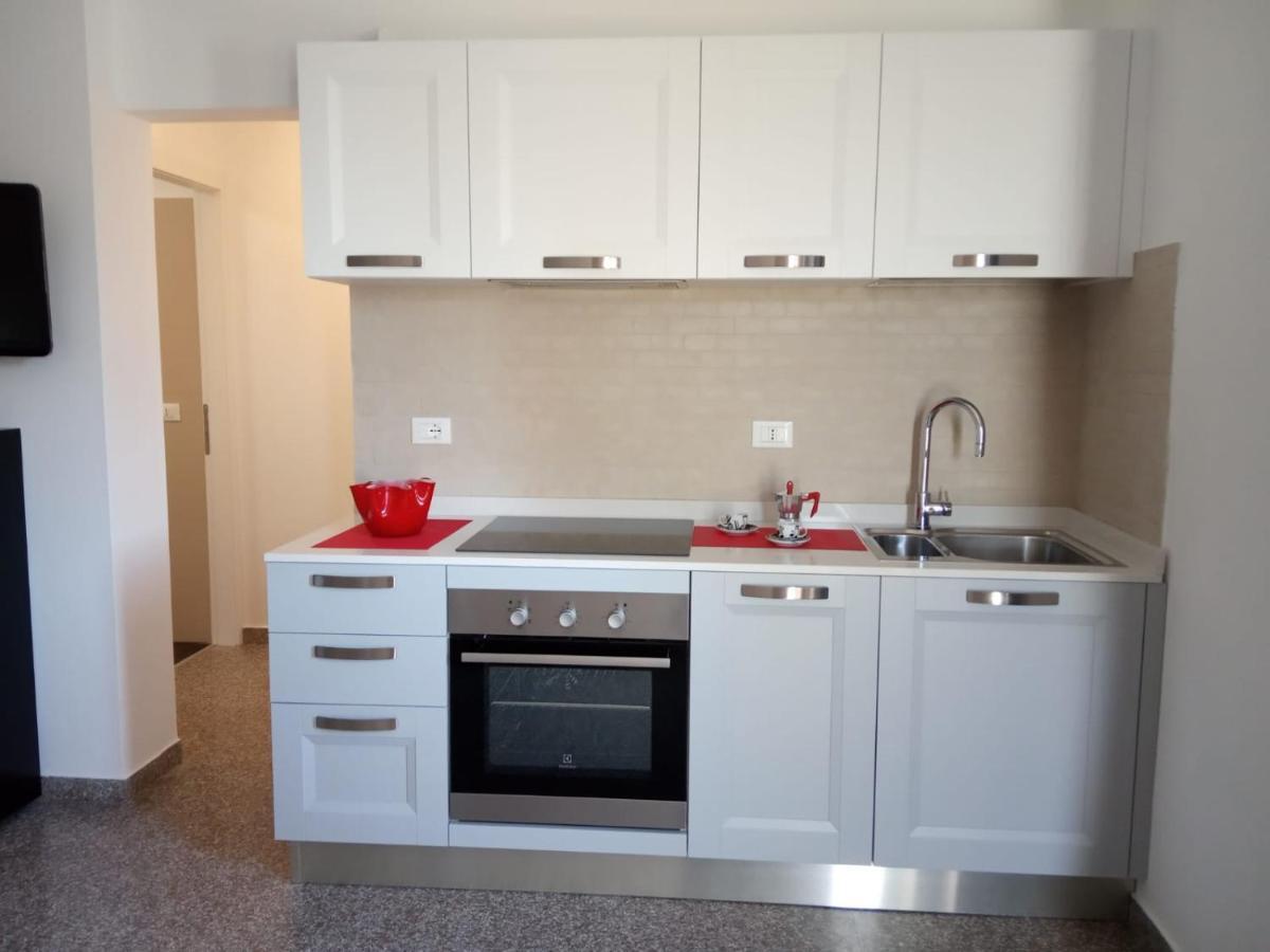 טסרה Red Tower Venice Apartment - 2 Mins From Vce Airport- Free Wifi מראה חיצוני תמונה